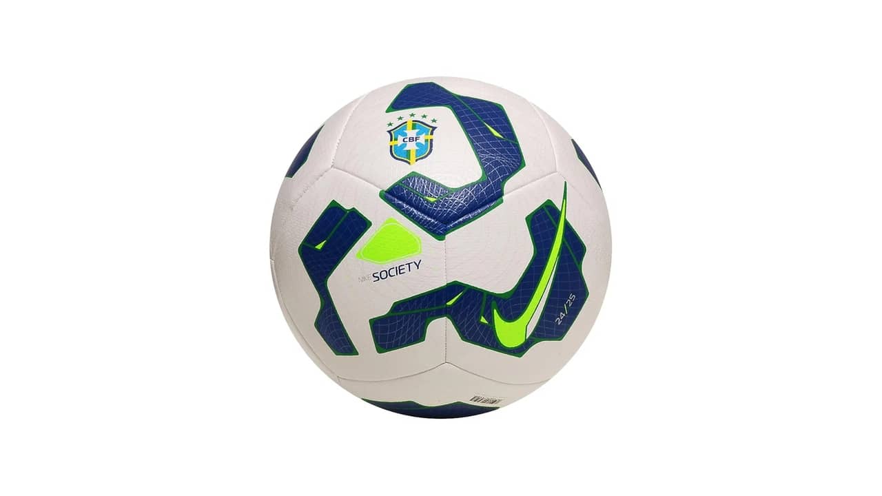 Melhor bola society Nike: Academy ou Strike?