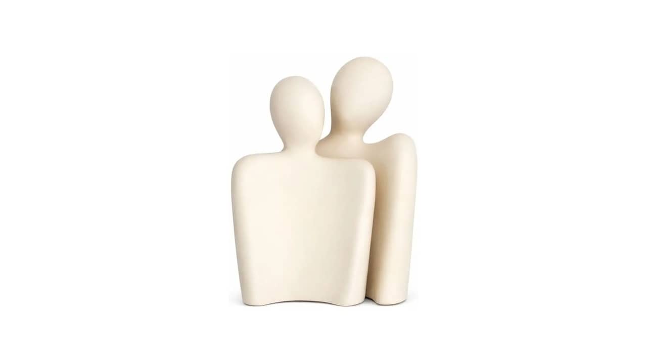 Qual a Melhor Escultura de Casal para Presente: Estilos e Materiais