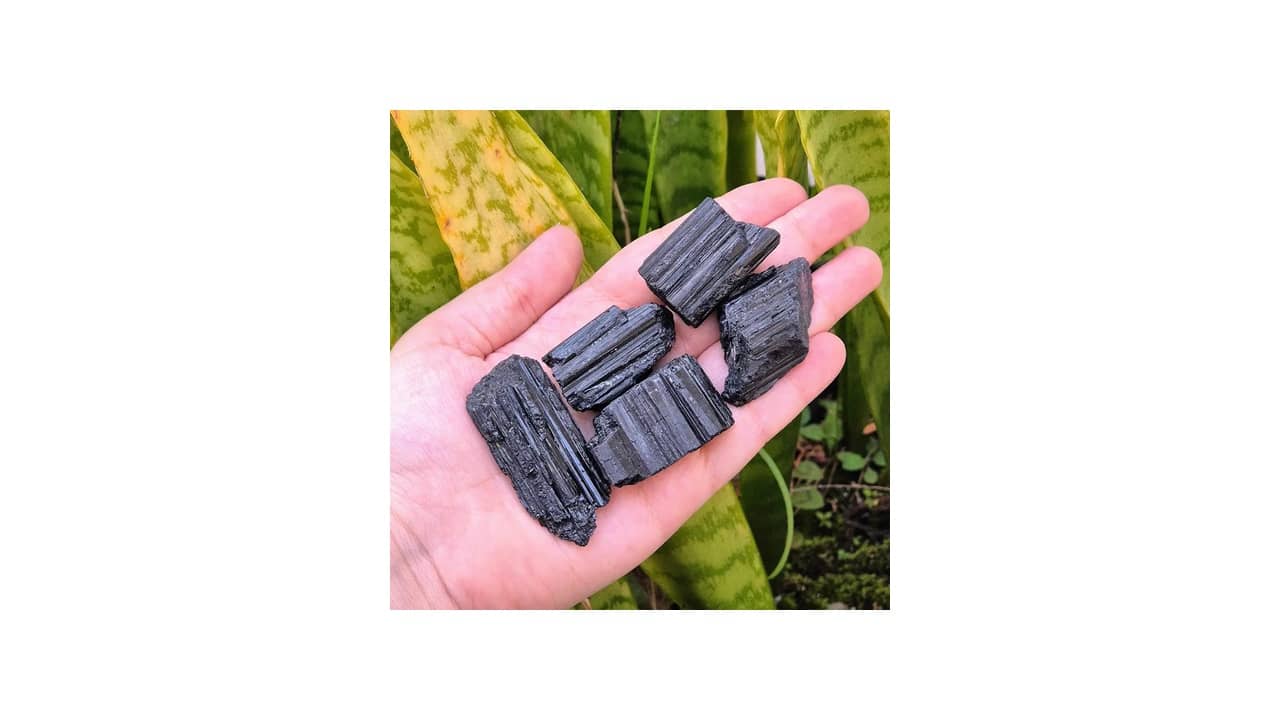 Qual a Melhor Pedra de Turmalina Negra para Proteção: Análise Detalhada