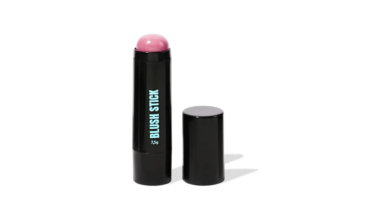 Qual o Melhor Blush Cremoso ou em Bastão: Rosas e Vermelhos para Tons Suaves